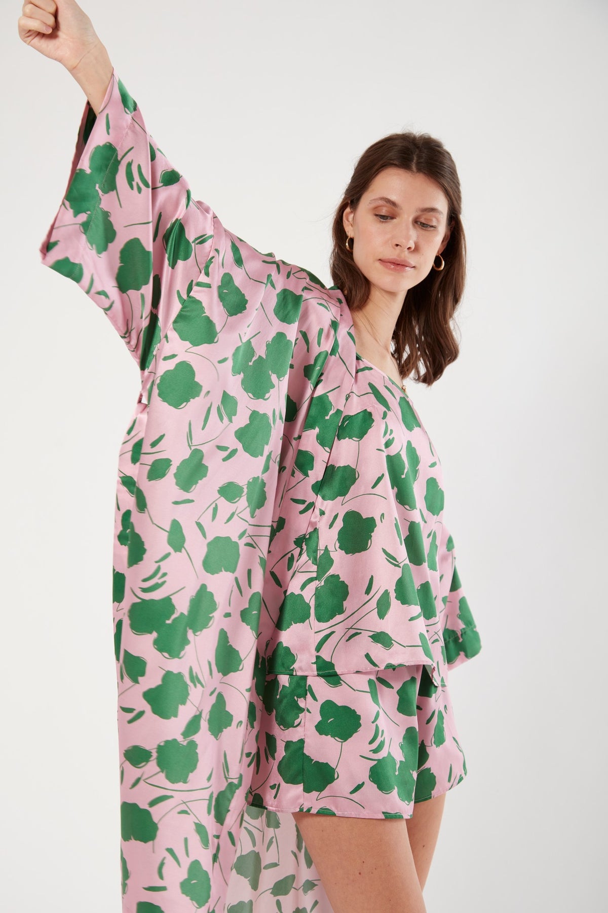 IRIS ROBE