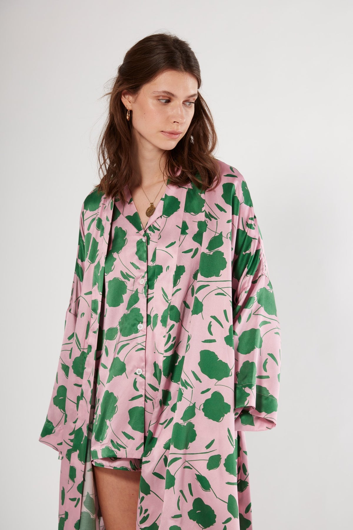 IRIS ROBE